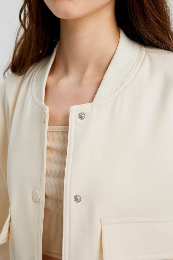 bomber-feminina-off-white-oversized-jaqueta