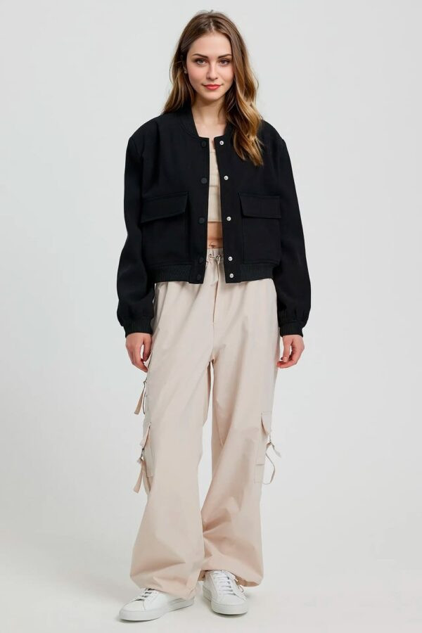 preta-bomber-feminina-oversized-jaqueta