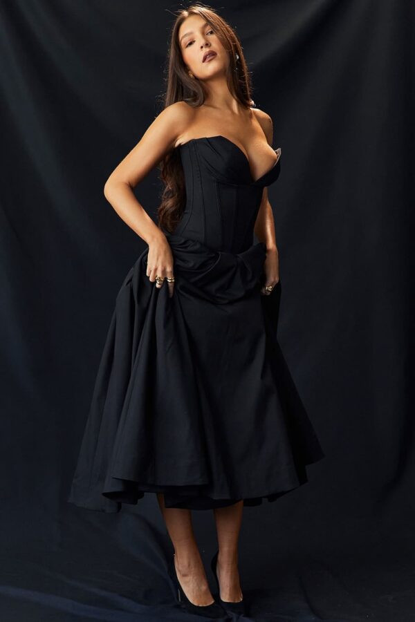 vestido-corselet-preto-tomara-midi