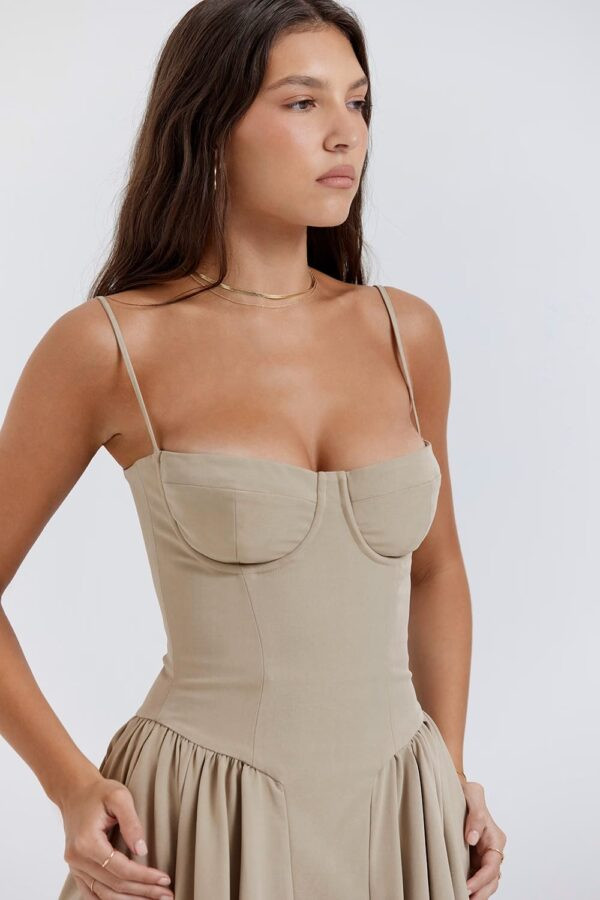 vestido-midi-bege-saia-rodada