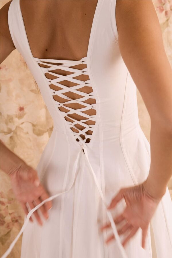 midi-branco-vestido-alcas-largas-decote-quadrado