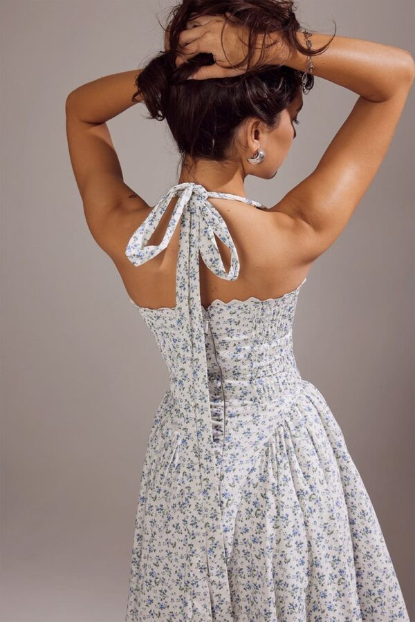 midi-floral-vestido-azul-detalhes-busto-alcas-largas