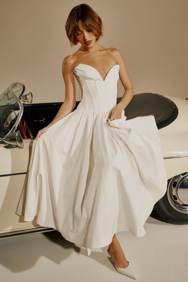 festa-vestido-branco-midi-tomara-que-caia-casamento