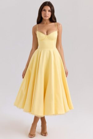 vestido-midi-amarelo-manteiga-rodado-elegante